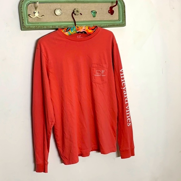 Vineyard vines long sleeve crewneck T-shirt pink whale graphic - Picture 1 of 6